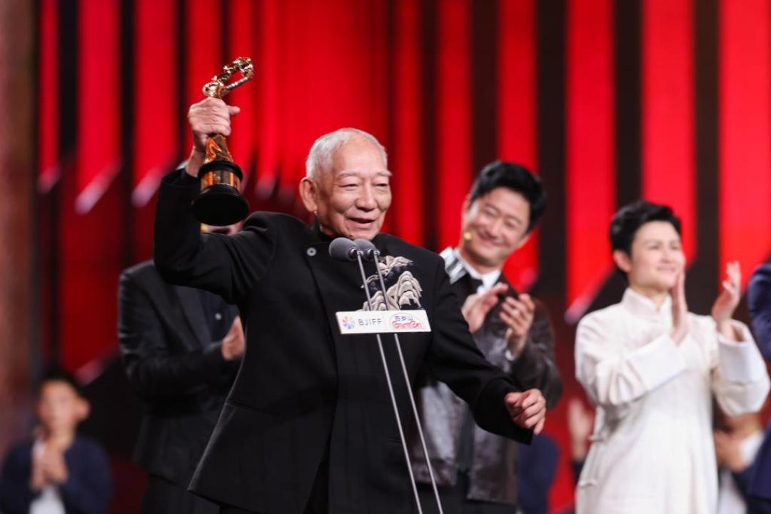 81岁袁和平百花奖最佳导演陪跑:大鹏捧走奖杯,武侠赢回了席位
