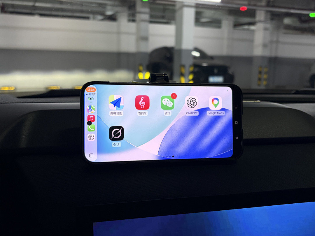 换了苹果17，CarPlay先崩了：老车车机续命的4条路，从128元到2000元