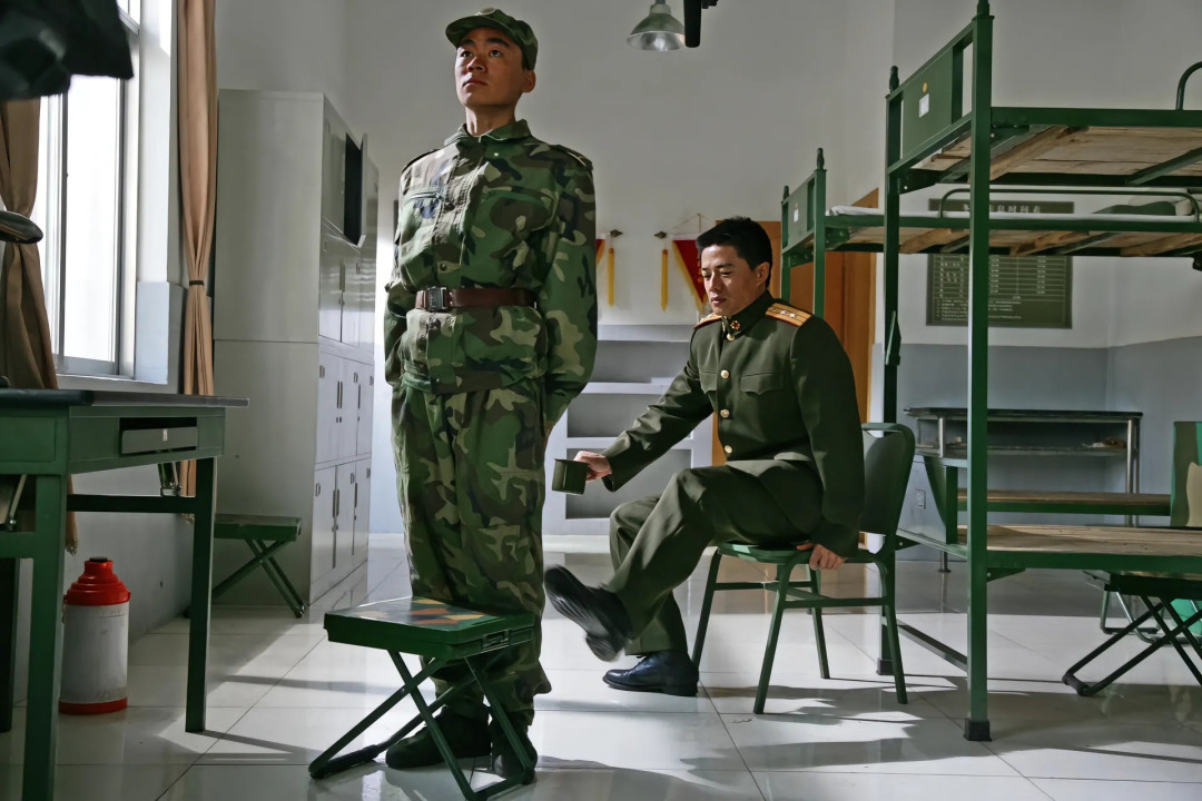 《士兵突击》20年,年轻人管许三多叫“大女主”:这部经典剧没被污染,它活着