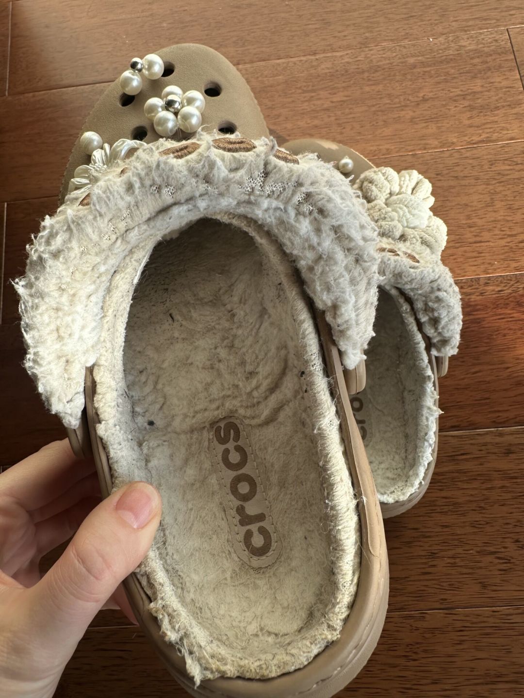 Crocs秋冬暖棉第一波已到店,山姆暖绒卖319.9元:看完去年冬天571条评论的避雷帖,这笔钱有三种花法