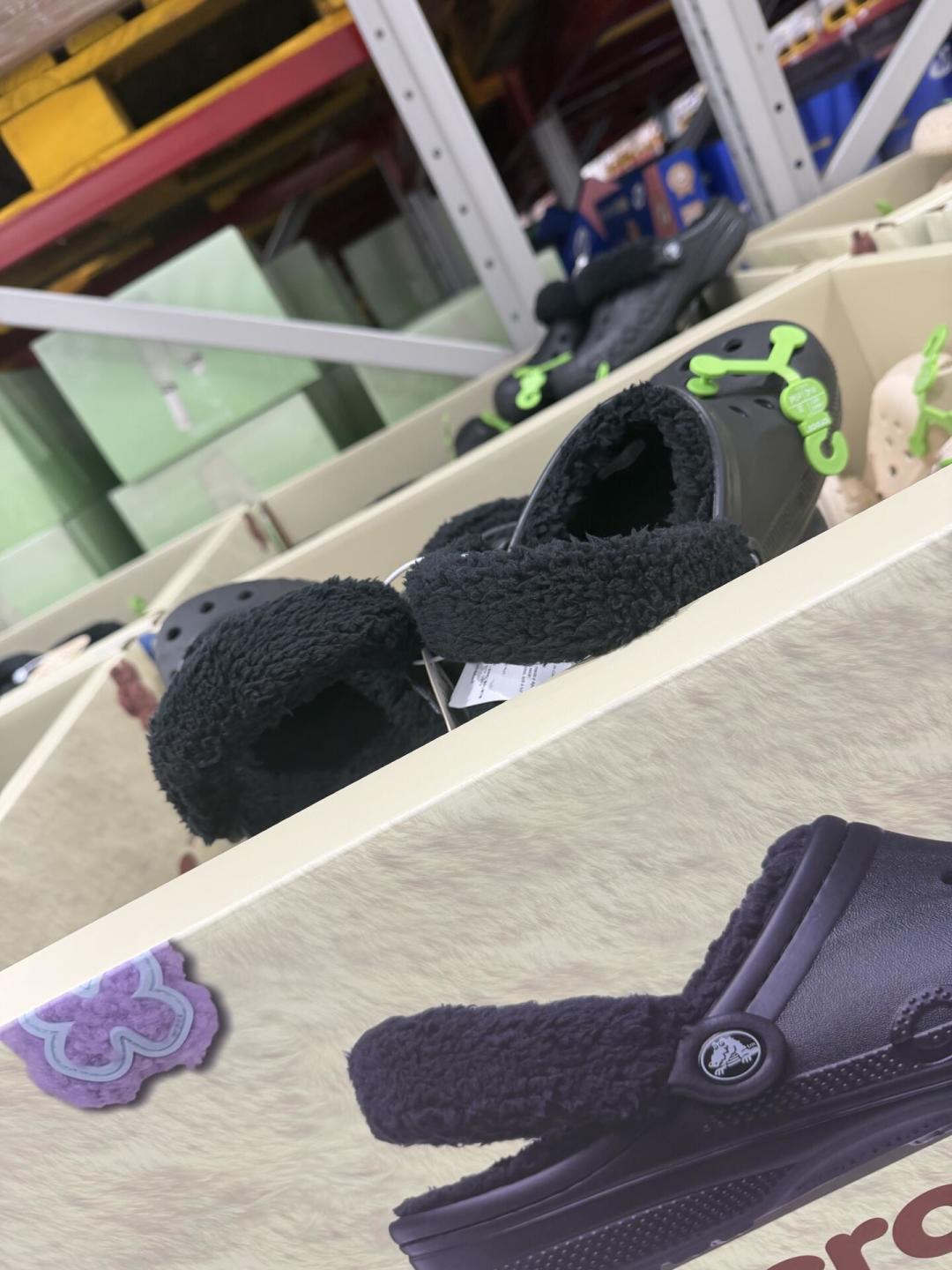 Crocs秋冬暖棉第一波已到店,山姆暖绒卖319.9元:看完去年冬天571条评论的避雷帖,这笔钱有三种花法