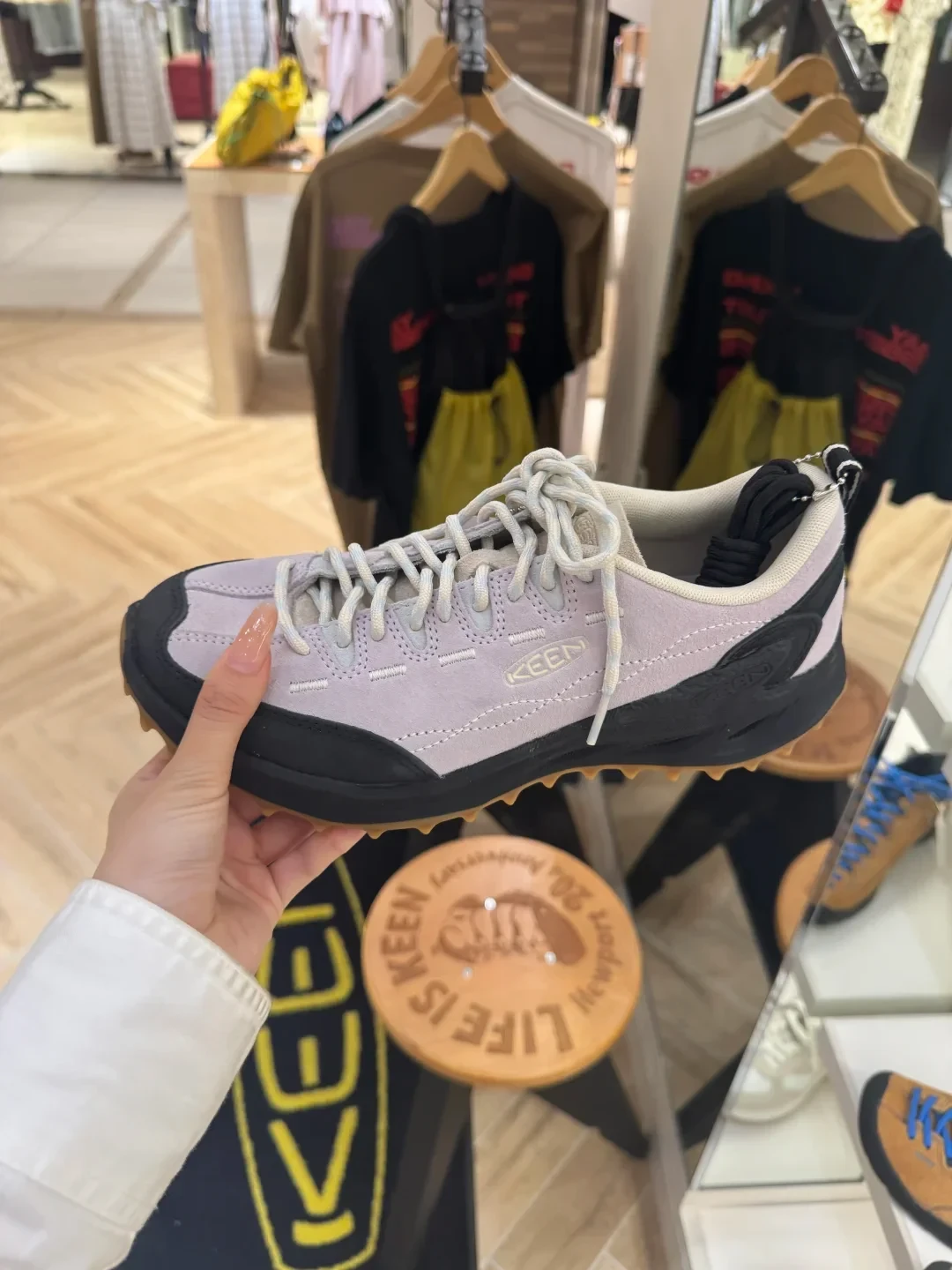 同一双KEEN,专柜900,首尔645:比完六个渠道,还给你标了3个坑