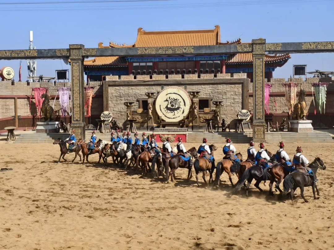 一半人喊避雷,一半人说值得:清明上河园的8月口碑,到底该信谁?