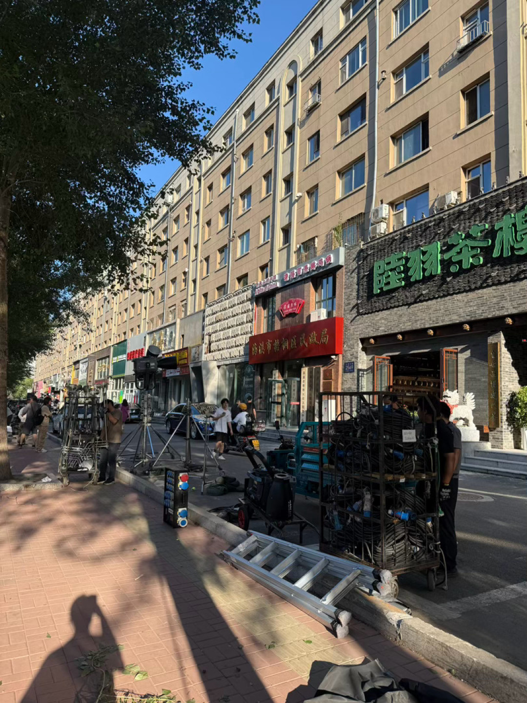 孙艺洲的长春“双现身”:《镖人》冲击金鹿奖,他还在同城拍新片