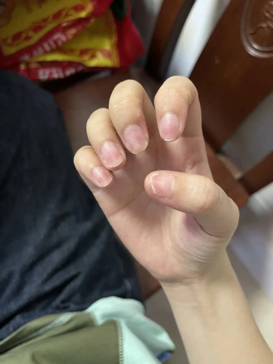 换初秋美甲前先看这篇:翻车、卸甲费、伤甲,到店做美甲最容易亏的4笔账