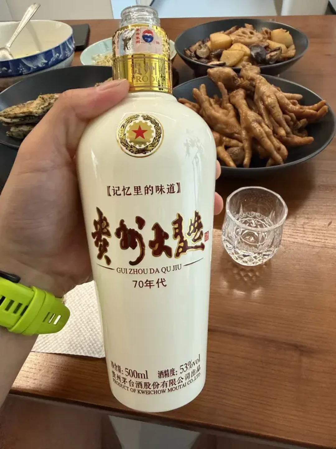 中秋前想囤贵州大曲？有人开了箱97年的老酒，结论有点打脸