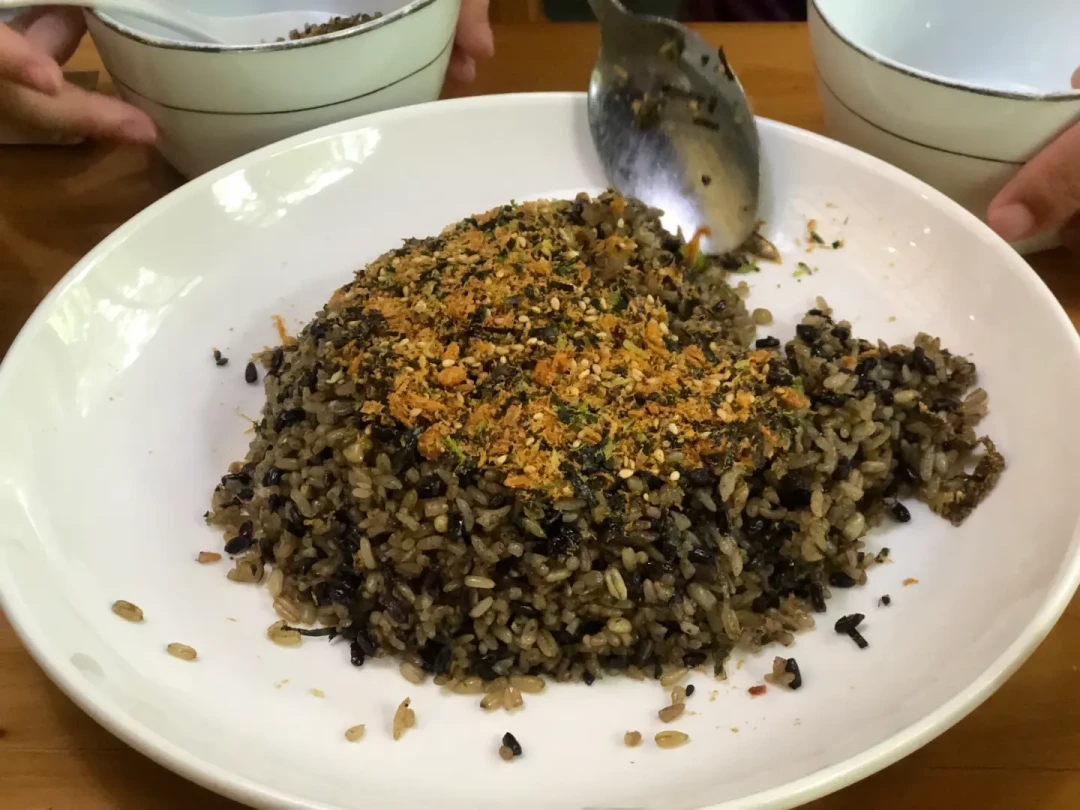 还想去灵隐寺吃那碗素面？十方苑已停业一年，现在景区内是这三碗在接班
