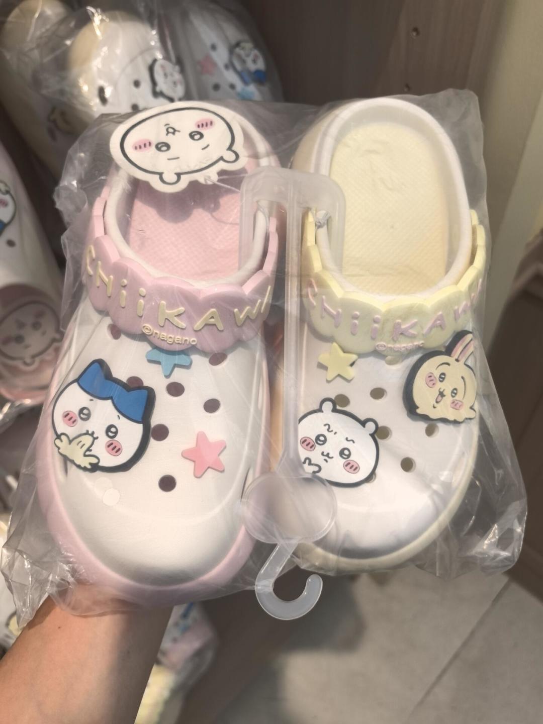 上海洞洞鞋联名的chiikawa鞋花实拍