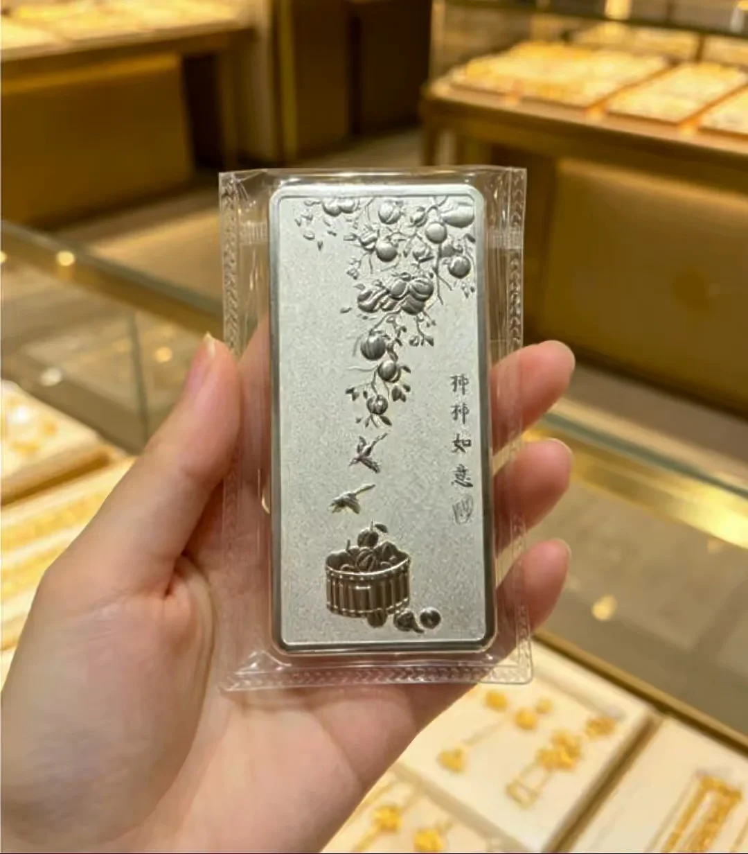 金价重回1000元/克,白银也涨回15元/克:想追白银补涨前,先看它今年1月腰斩的三个数字