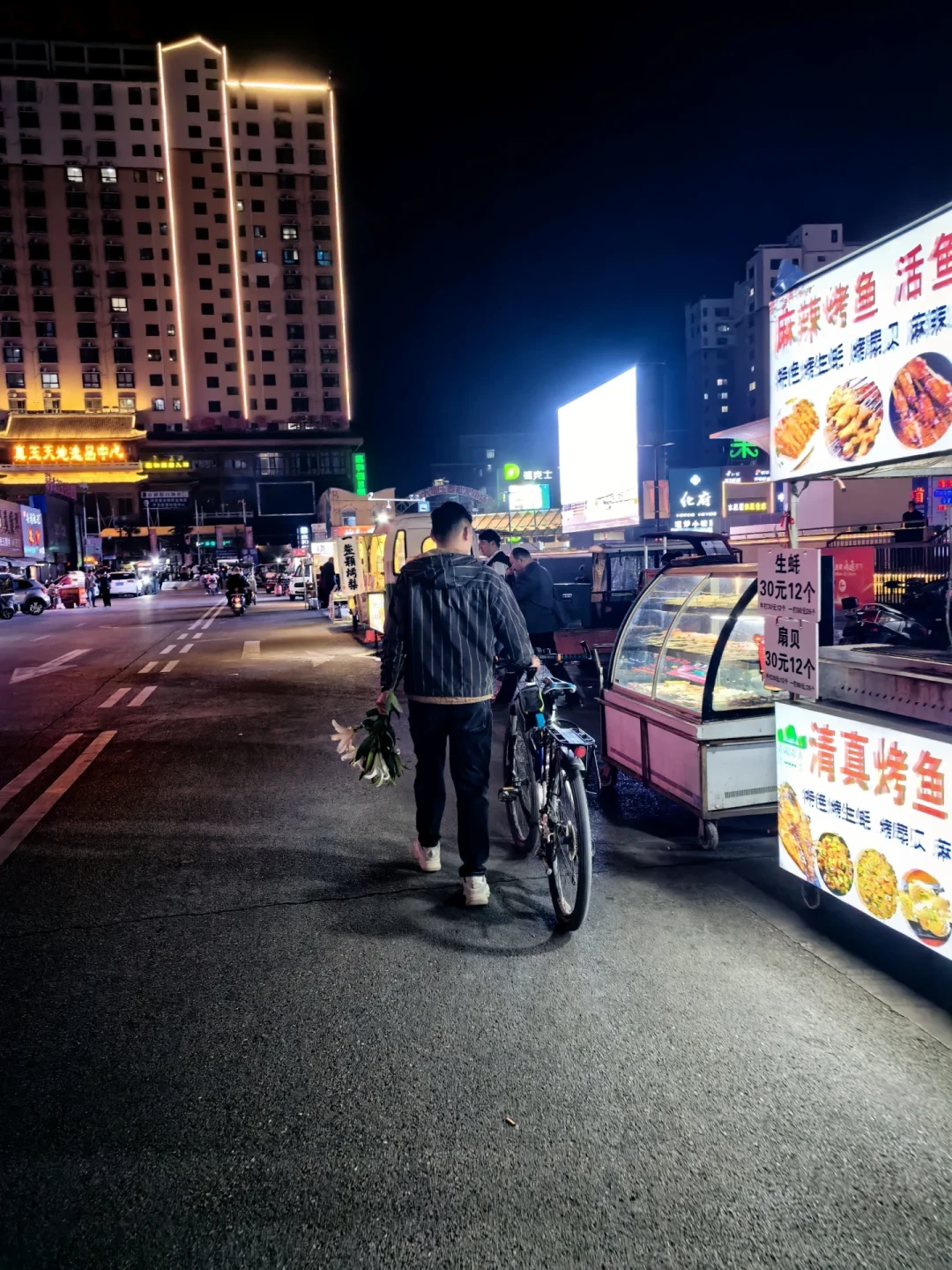 今年夏天最后一波夜骑:女生真正要防的,不是蝙蝠