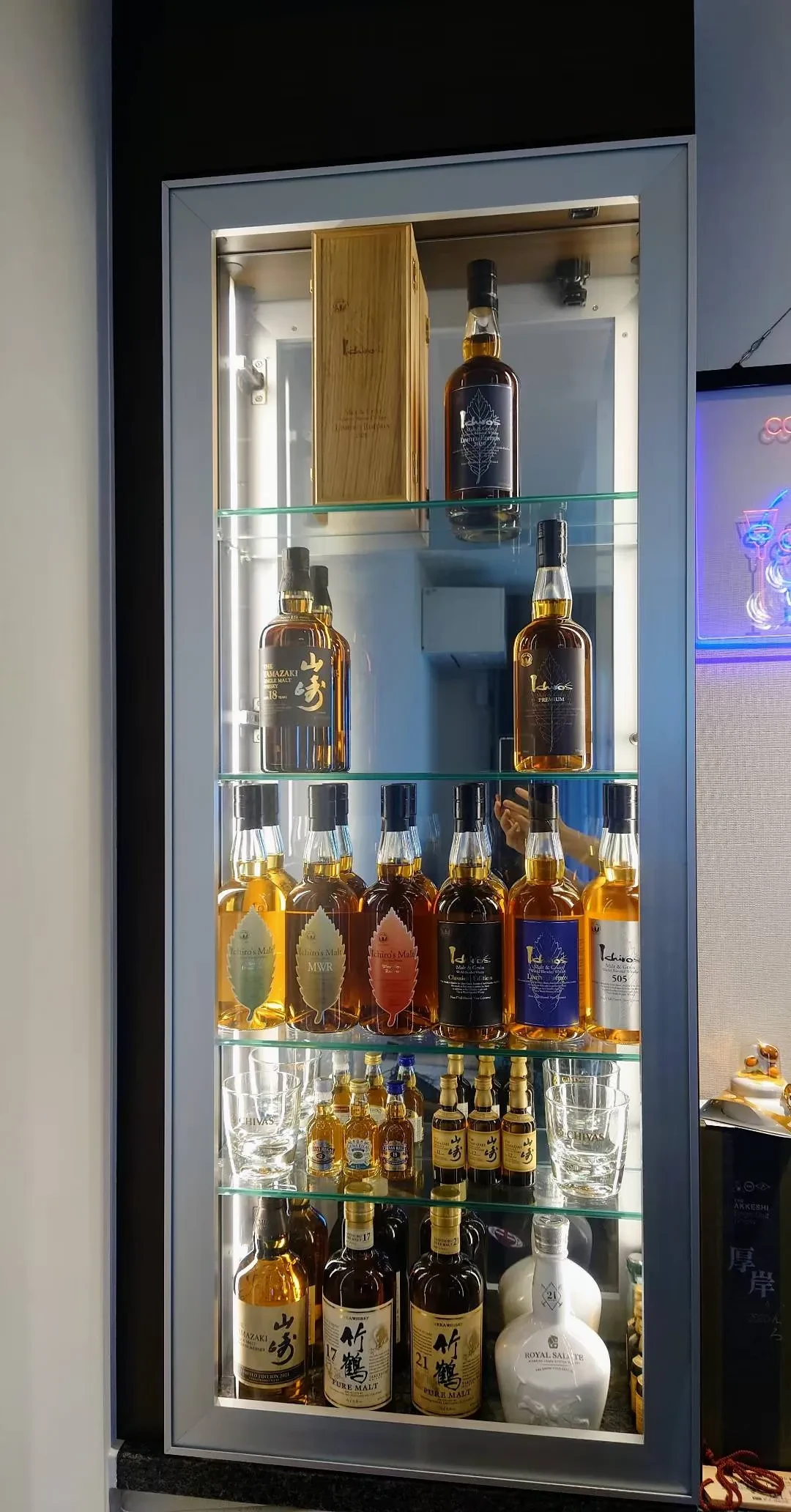 山崎12从4000跌到1500?评论区吵翻了:根本没到过4000,威士忌到底跌了多少