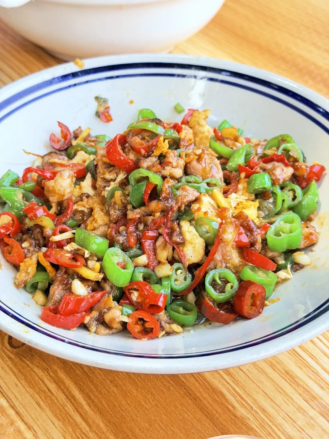 一边被吐槽“每道菜都咸”,一边天天满座:赣州饭爷私厨的点单避坑指南