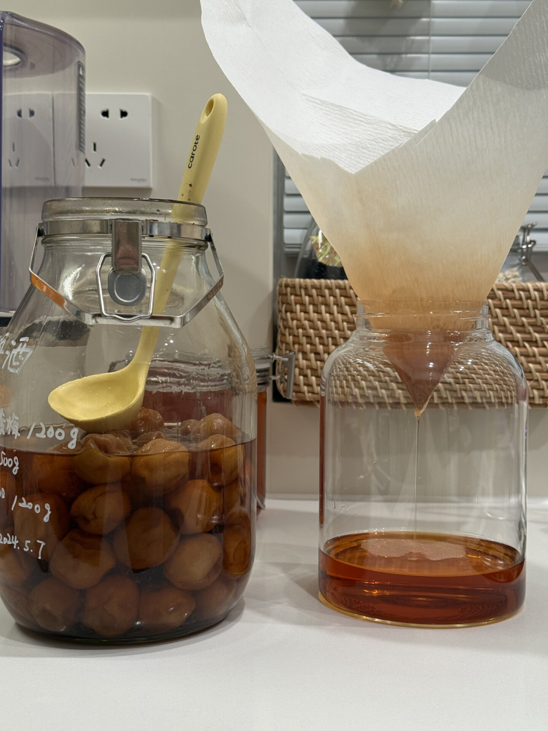 浊了、长白膜、有絮状物、果子漂浮:泡的果酒坏没坏?倒掉或喝掉前,先对照这张表