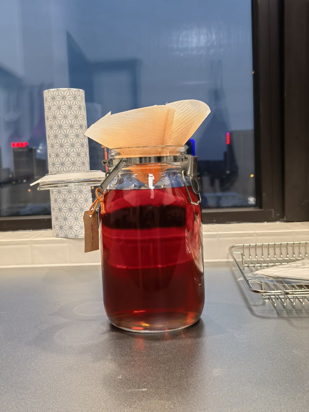 浊了、长白膜、有絮状物、果子漂浮:泡的果酒坏没坏?倒掉或喝掉前,先对照这张表