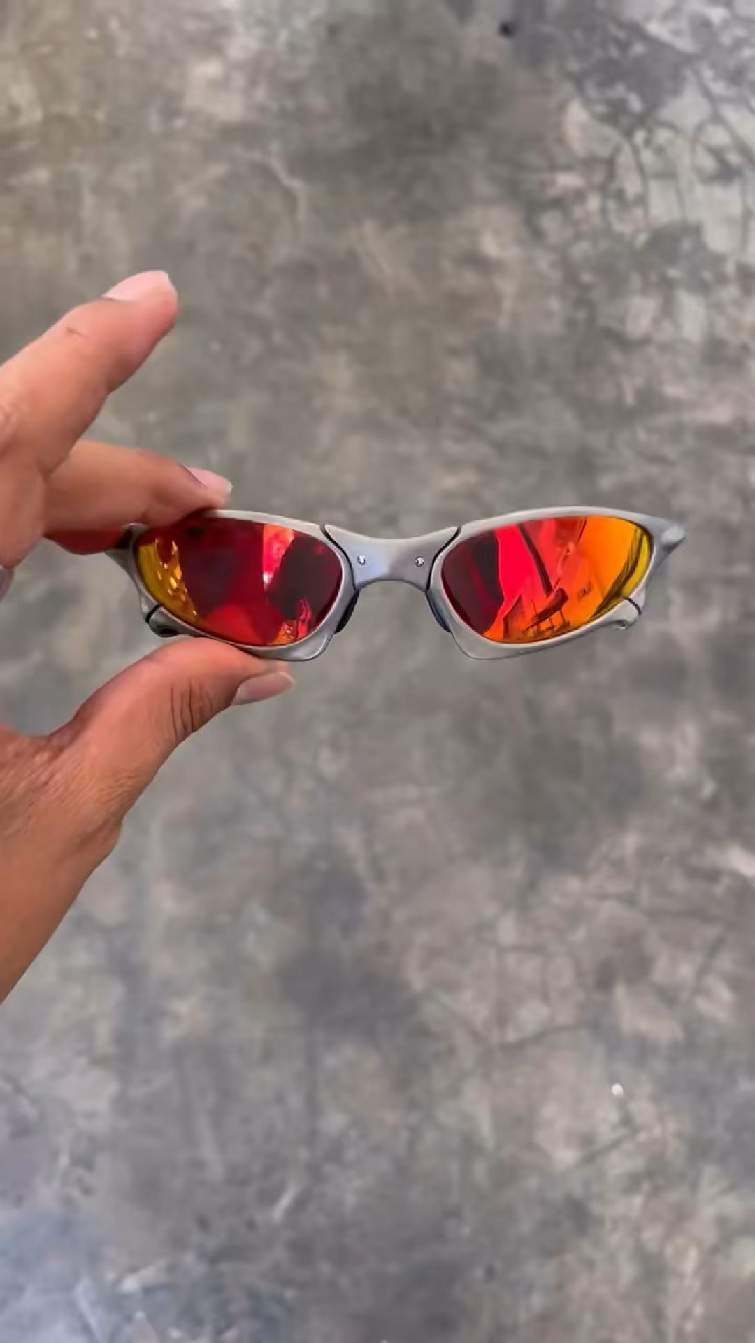 Oakley 2026年在排队复刻:Scar、Penny、Fat Cat都回来了,买千禧年款,到底选新款还是淘原版?