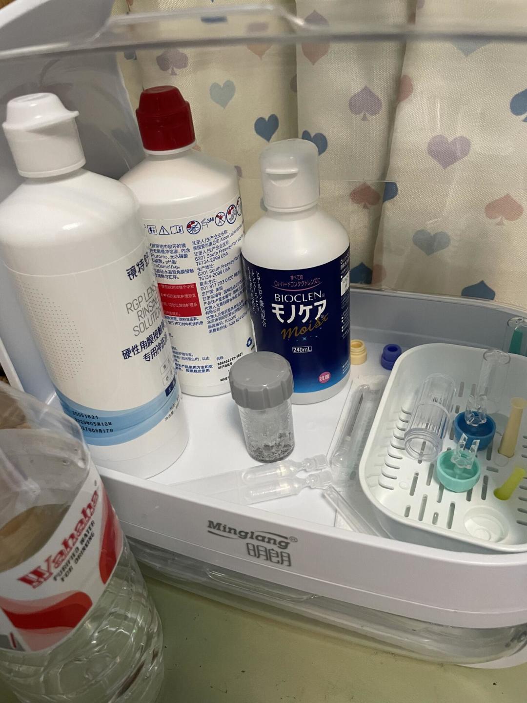 美尼康还是培克能?OK镜护理液的4个差别和每月消耗账,一次讲清