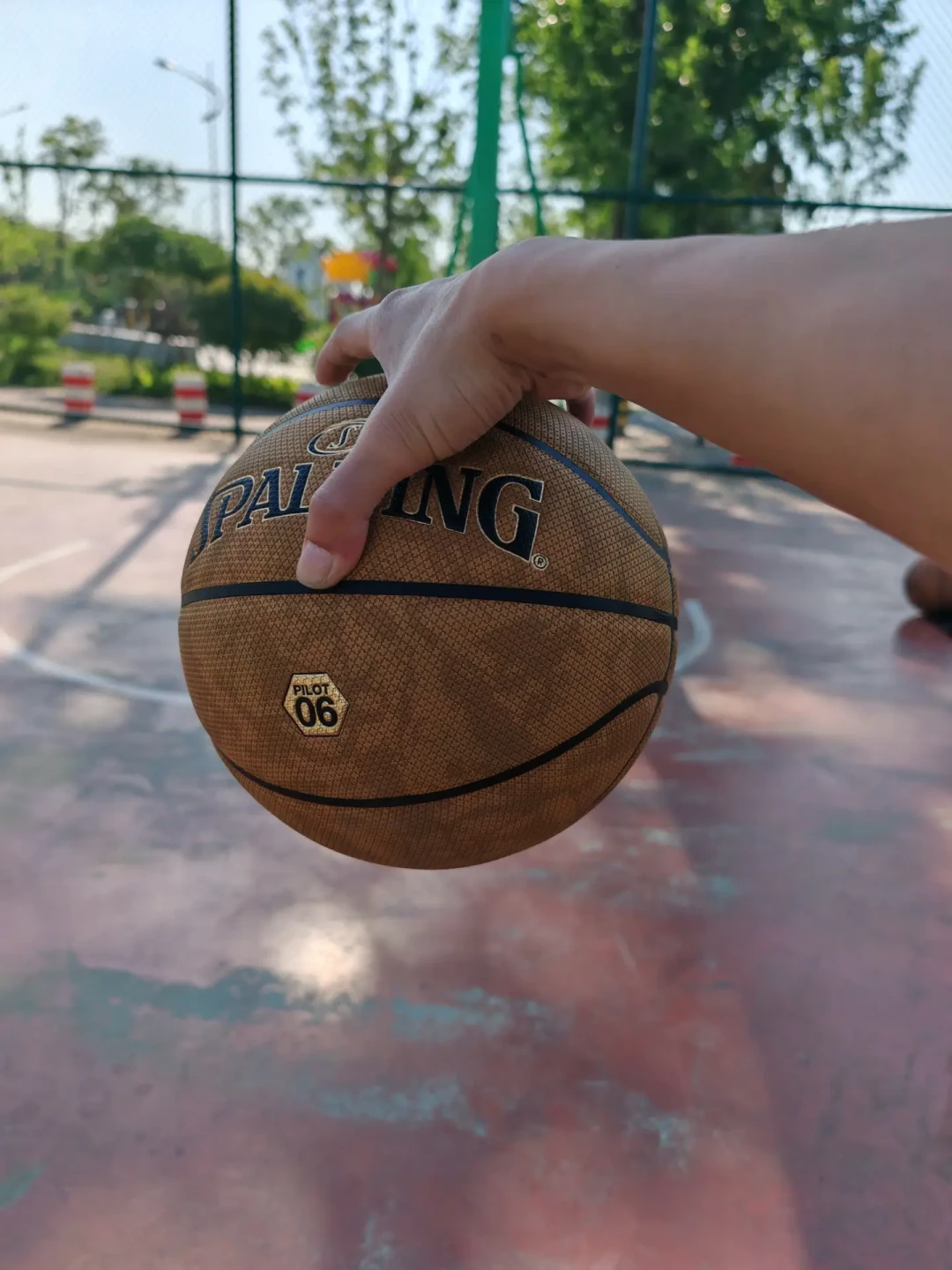 斯伯丁飞行员06:“超黏手”是真的,但另一半真相藏在磨合期和价格里