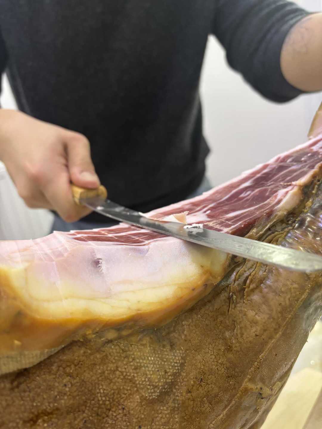 欧盟猪肉加征反倾销税、西班牙烧出史上最大山火:西班牙火腿要涨价了?