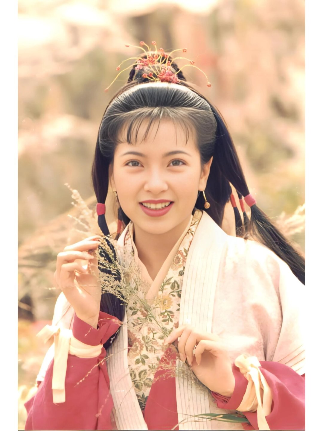 被骂几十年的郭芙,怎么突然成了“好命姐”?我们把四个平台翻了个遍