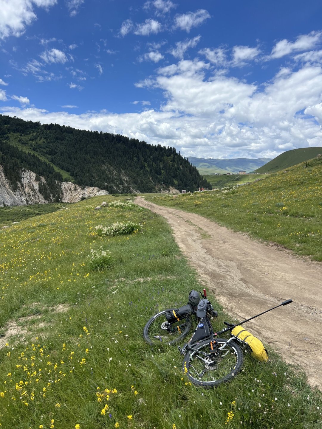 装了35公斤想放弃,23L背包就装下:bikepacking到底多重合适?