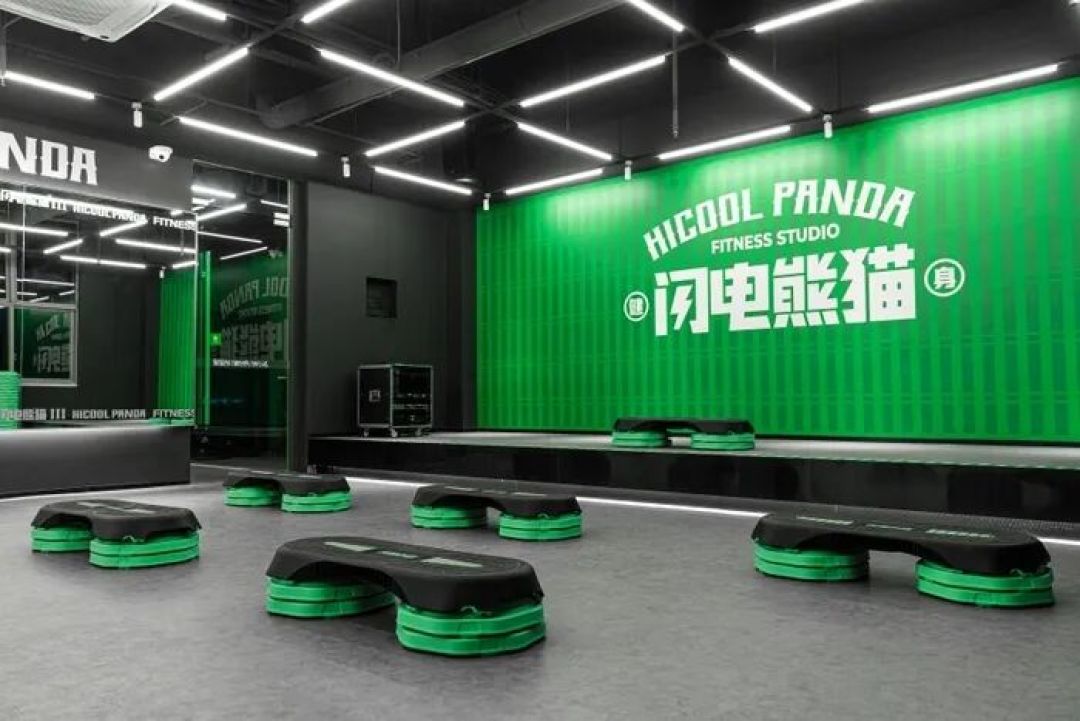 一年2.3万家健身房关了,市场规模反而涨了975亿:活过洗牌的,是这几种健身房