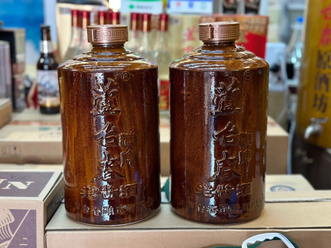 想给孩子封一坛芦台春?先把酒体、容器、单价三笔账算清楚,再谈情怀