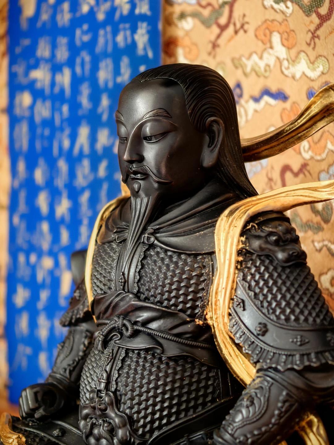 三步认出真武大帝:披发、赤足、踏龟蛇,记住这套识别码,逛庙看展一眼就懂
