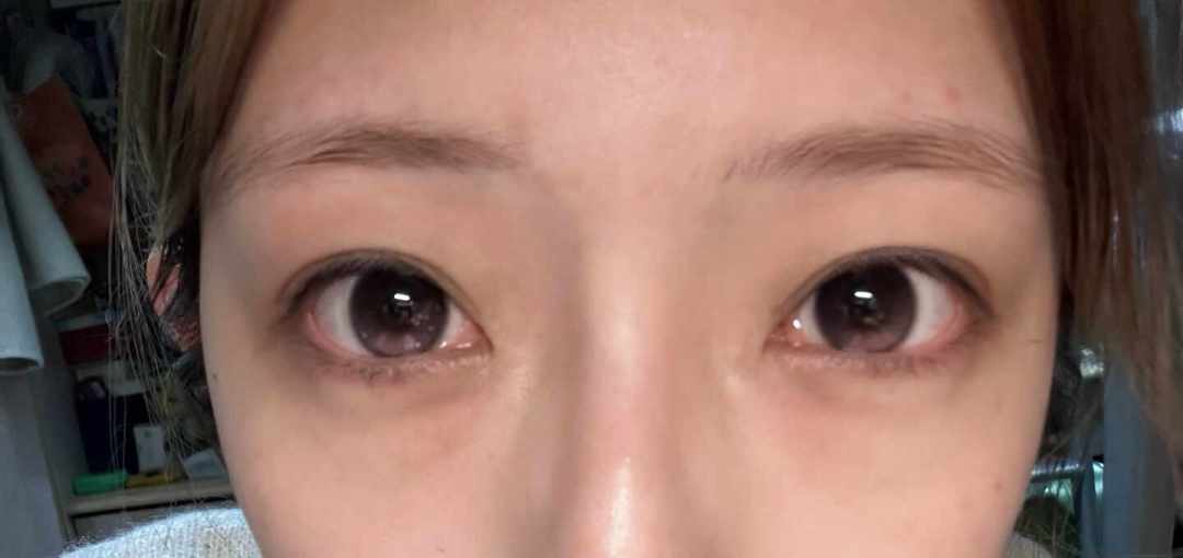 一半人在种草,一半人在避雷:下单「定轴高光美瞳」前,先想清楚这几件事
