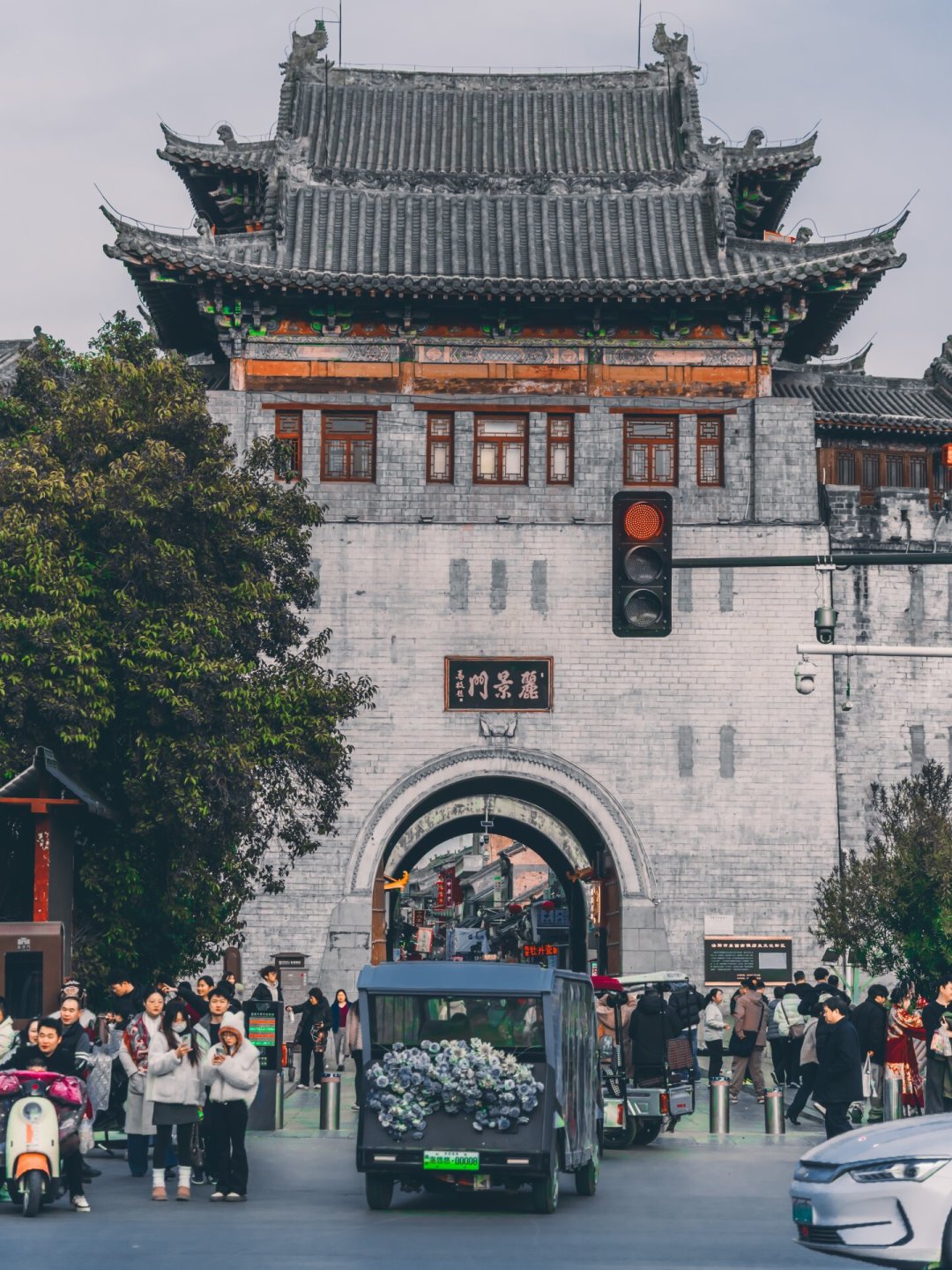 挂牌7年才改对名字：看懂这两座“丽景门”，你就知道45元的登楼票值不值