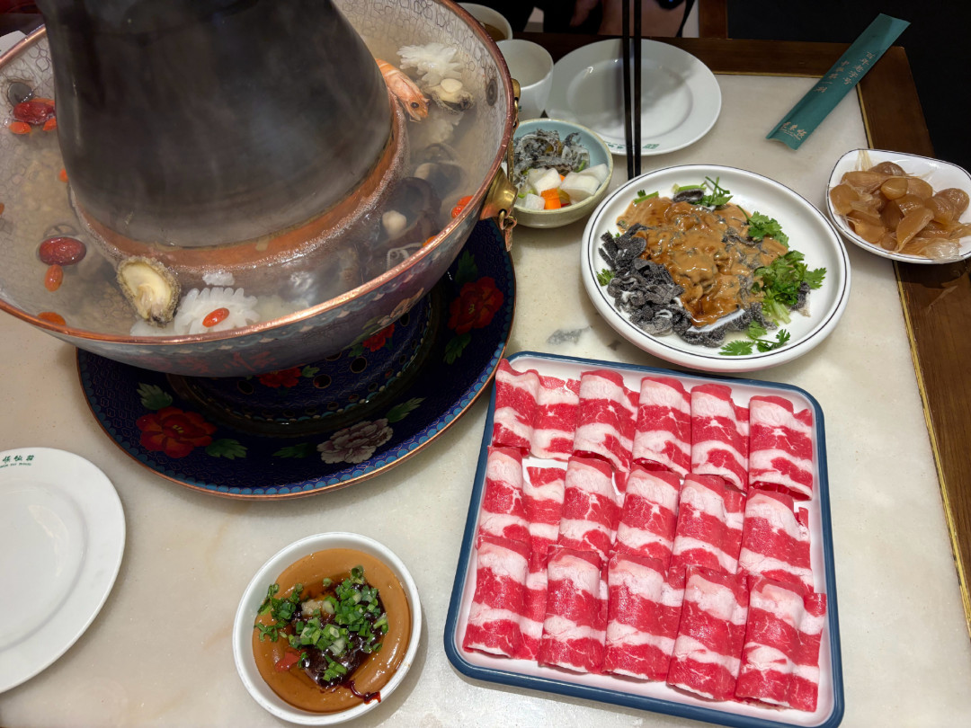全网都在劝“别去东来顺”,铜锅季开席之前,我把近半年的真实评价翻完了