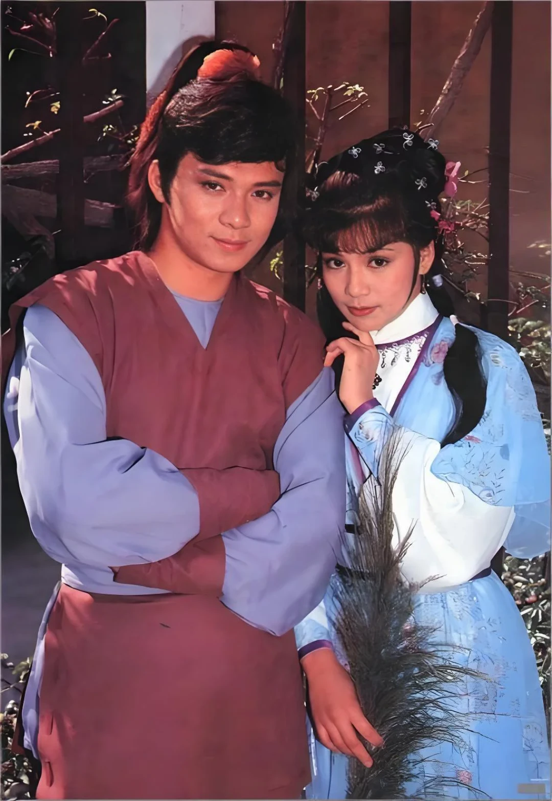 83版《射雕》又在重播:金庸说翁美玲的黄蓉“差得太远”,为什么还有人认“她之后再无黄蓉”?