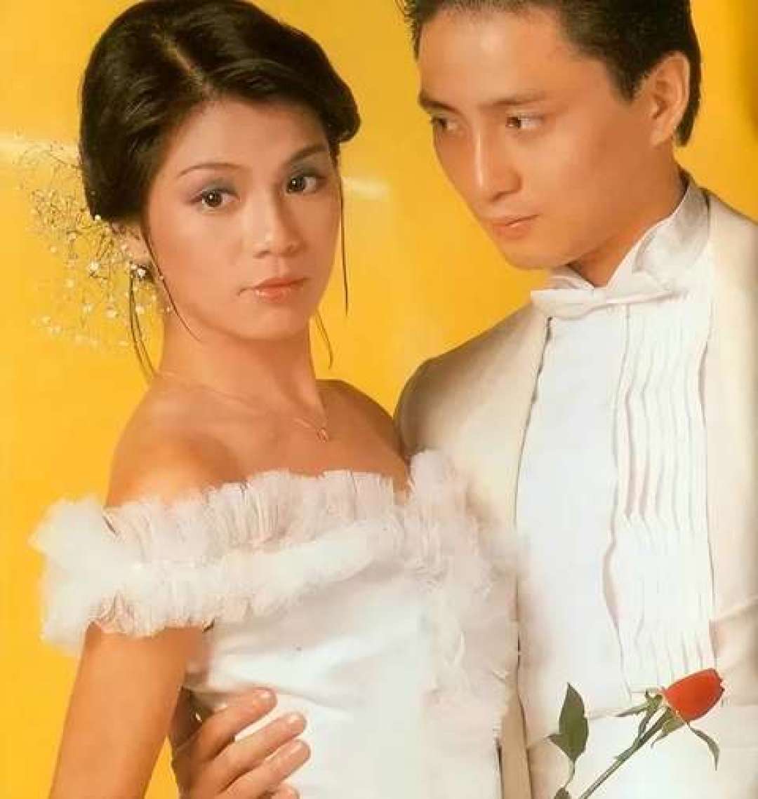 83版《射雕》又在重播:金庸说翁美玲的黄蓉“差得太远”,为什么还有人认“她之后再无黄蓉”?