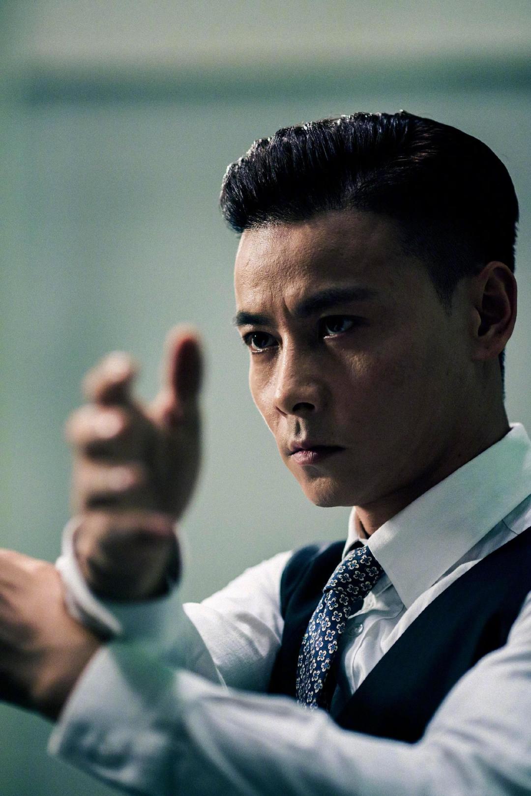 亨利·卡维尔在香港街头拍《高地人》，对面是张晋：扑了4部续集、拖了4次开机，这片还值得期待吗？