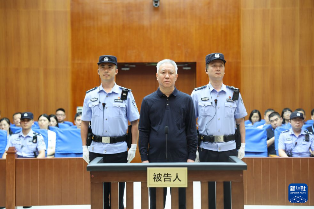“眼看他起朱楼,眼看他宴宾客”:许家印案刷屏的这句名句,多数人只知半句