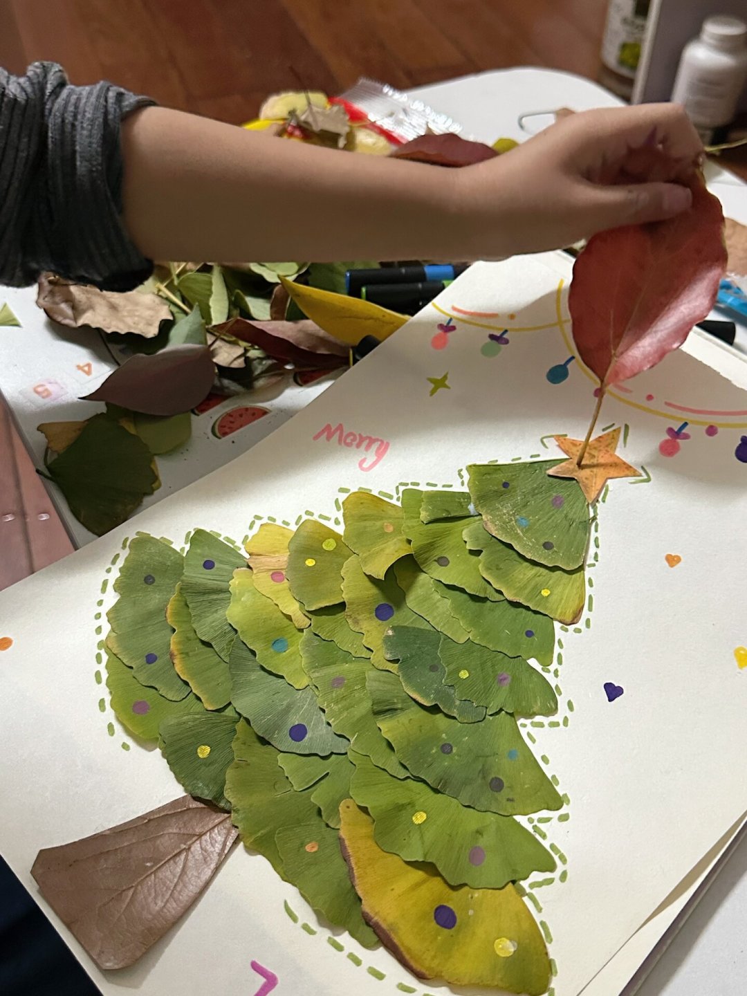 树叶贴画作业季要来了：自己捡、买材料包还是打印底图？先把这笔账算清楚