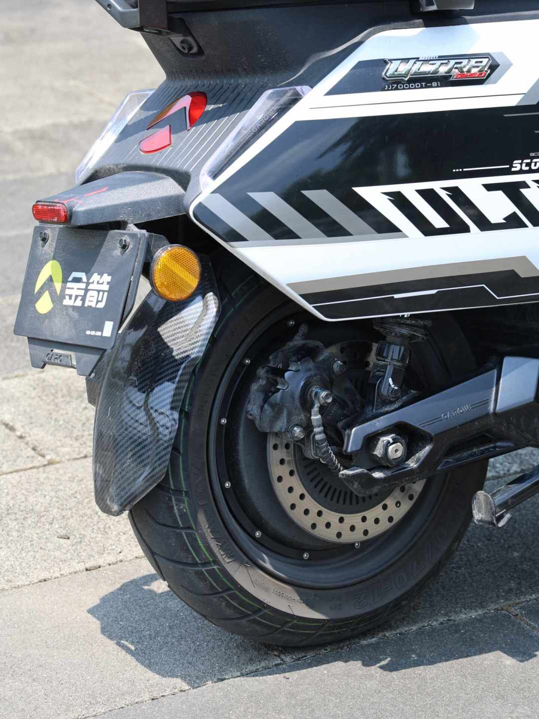 零界1250 Ultra上市,13999元起:快充缩水、交付跳票,等旗舰还是提一万内的零界900?