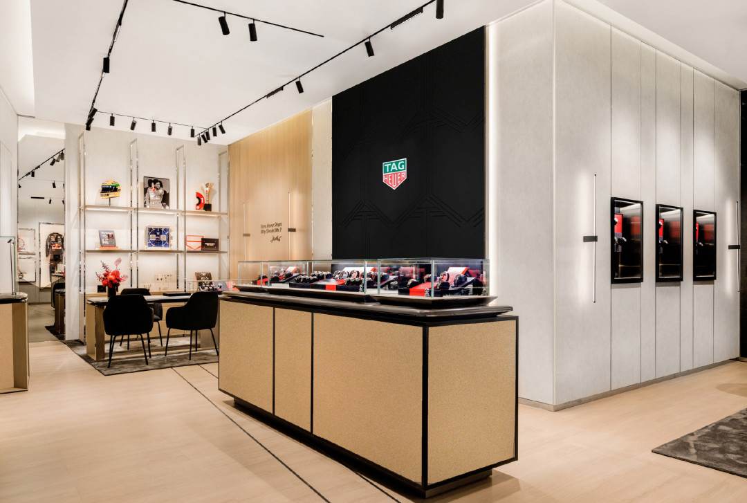 被新店F1赛车和朱志鑫同款种草,又被“不保值”劝退?2026年的卡莱拉值得买吗