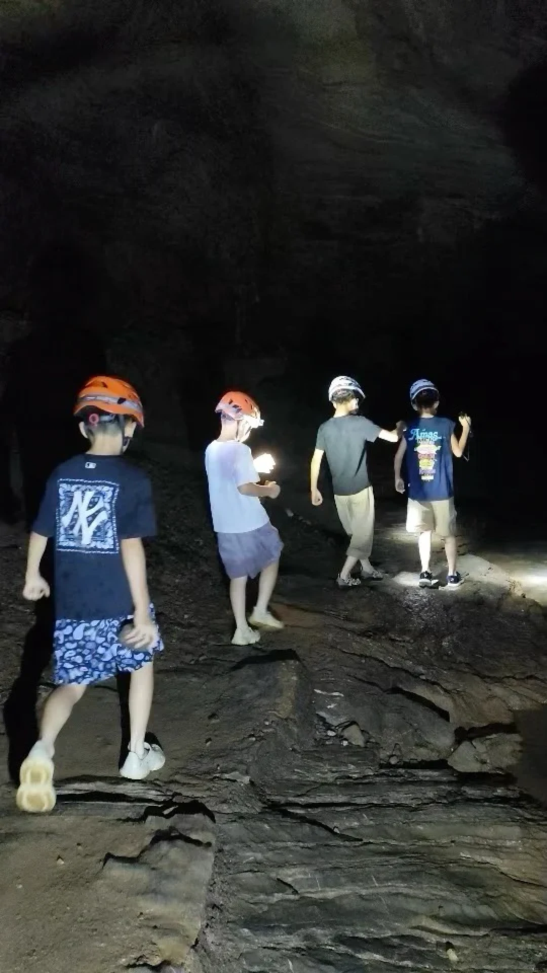 这个夏天洞穴摄影火了，但别只看到