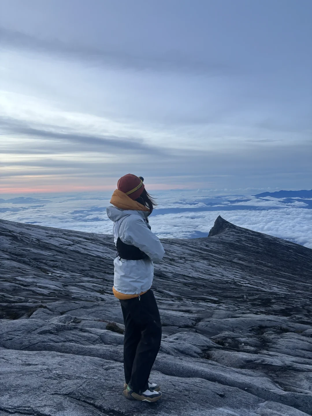 先别急着给代理交3000马币:爬京那巴鲁山,比登山更难的是抢名额