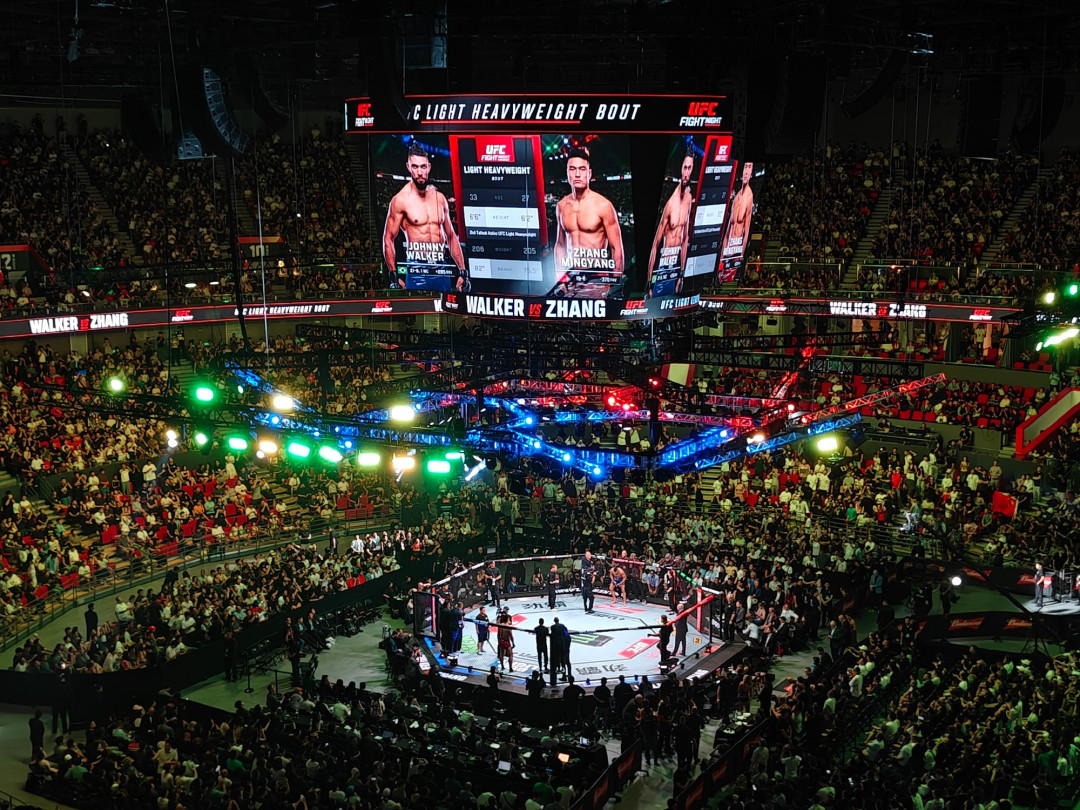 UFC上海站下周开打，李景亮不在战卡上：把这两年的线索串起来，亮哥的处境其实已经清楚了