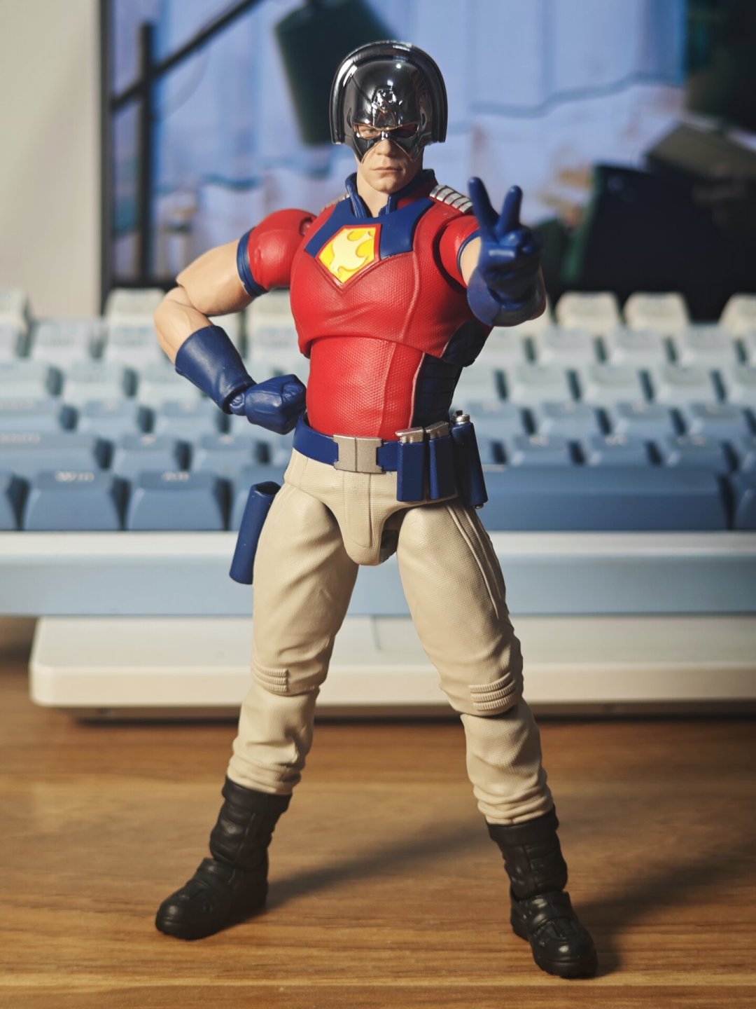 日本玩家夸它“2026年前三”,国内玩家骂关节停在十年前:MAFEX《自杀小队》和平使者出货满月,还值得追吗?