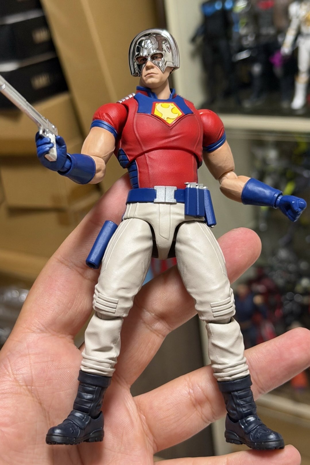 日本玩家夸它“2026年前三”,国内玩家骂关节停在十年前:MAFEX《自杀小队》和平使者出货满月,还值得追吗?