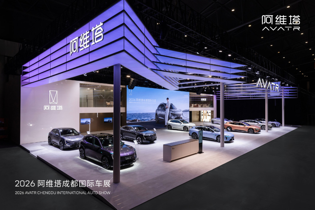 亮哥两个月「给领导挑车」，其实是份7-8月新车日历：8.99万到27.99万，价格和争议都帮你核对好了