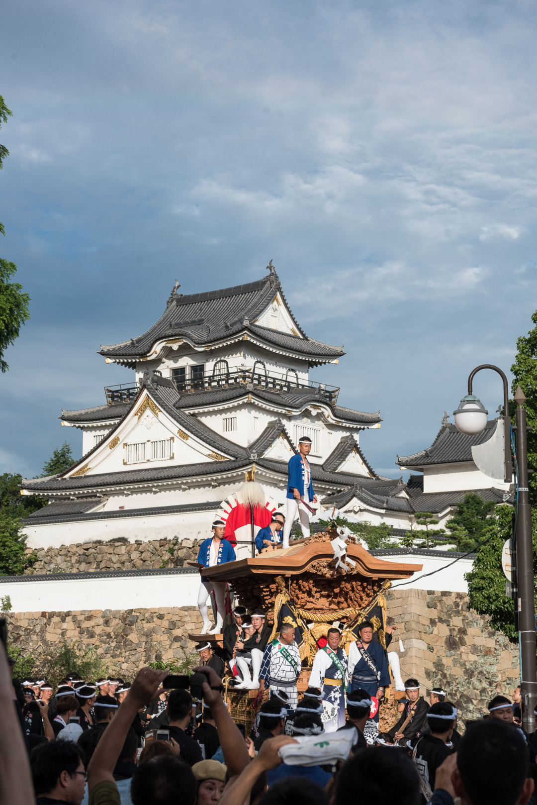 4吨木车在路口甩尾：大阪“最快祭典”岸和田山车祭2026日程敲定，哪天去、站哪看一篇说清
