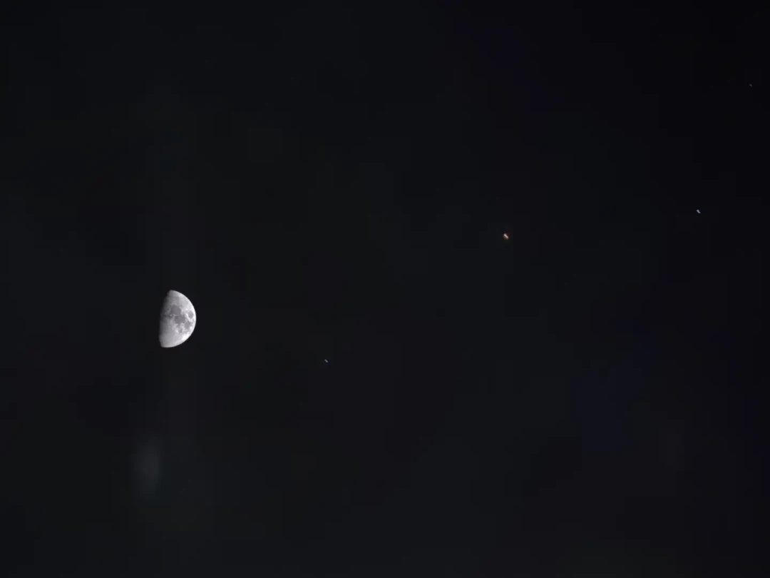 “七月流火”不是形容热:今晚处暑,古人看了三千年的那颗红星正在西沉