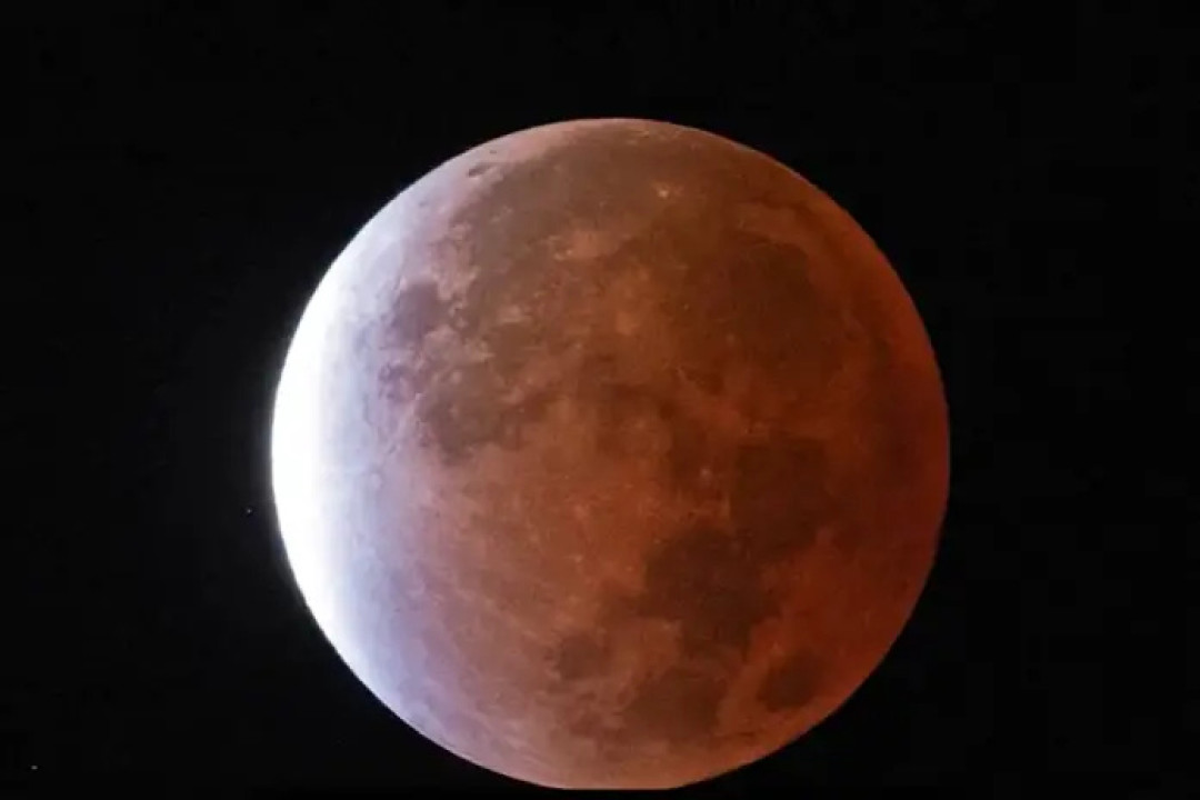 银河季进入倒计时:今年最后几个暗夜窗口,出发前先用巧摄把日子排明白