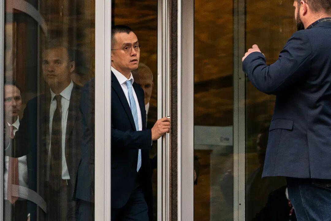 币安两员工在阿联酋被带走调查,24小时爆仓14.9亿美元:钱放在交易所的人,先别慌,看懂这几点再说