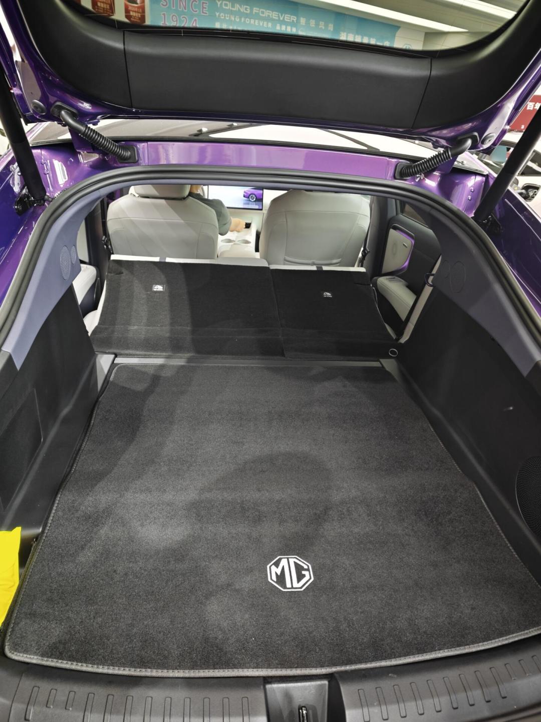 MG07 10.59万起、845km+800V杀进15万:锁单小鹏MONA L03的先别急着换订,这份版本对版本对比看完再定