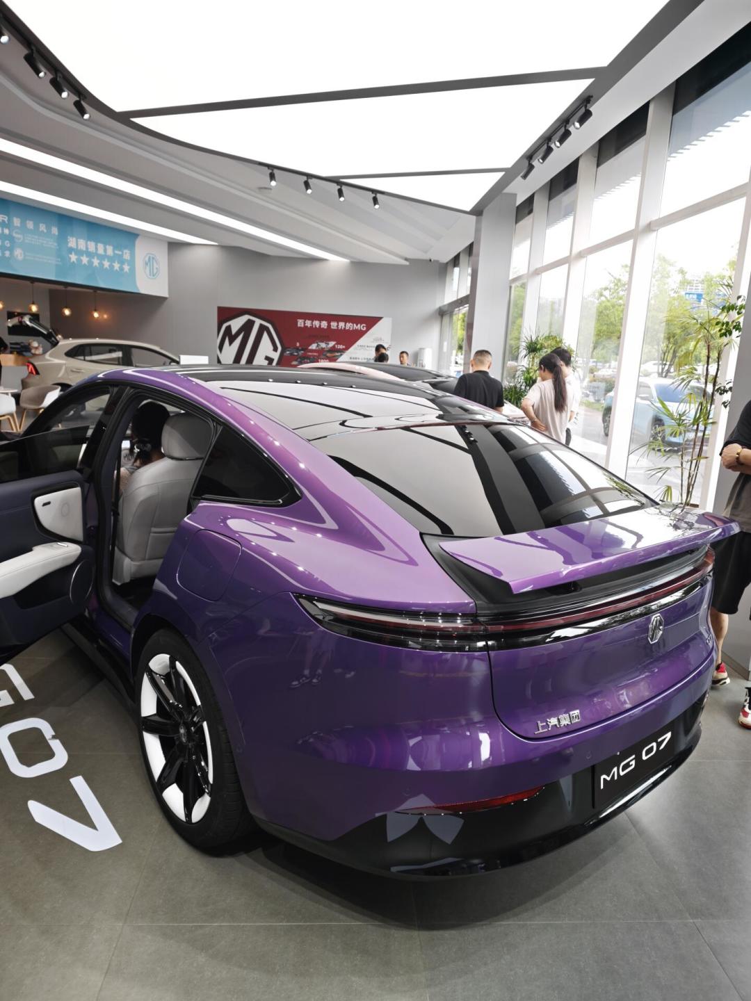 MG07 10.59万起、845km+800V杀进15万:锁单小鹏MONA L03的先别急着换订,这份版本对版本对比看完再定