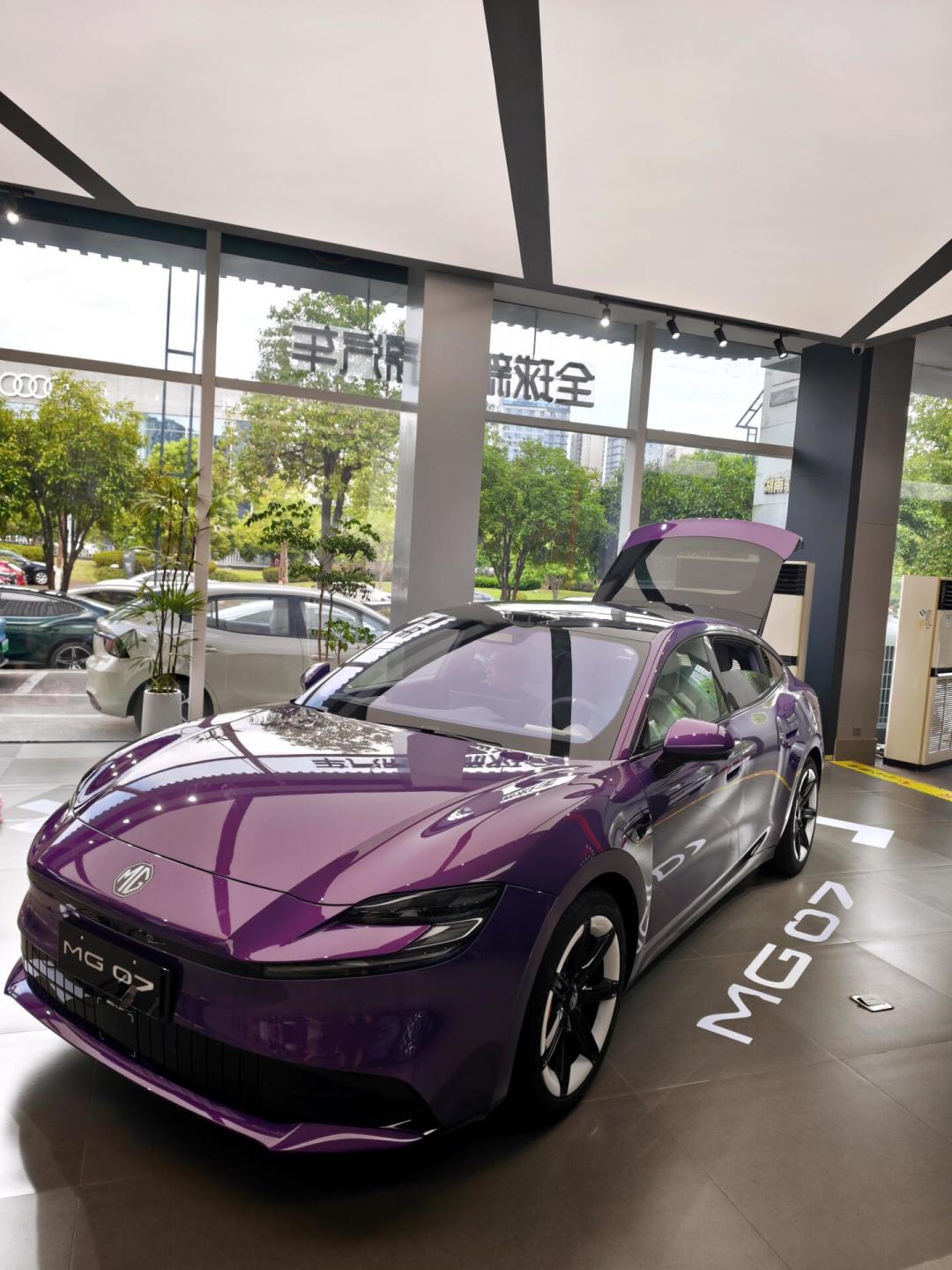 MG07 10.59万起、845km+800V杀进15万:锁单小鹏MONA L03的先别急着换订,这份版本对版本对比看完再定